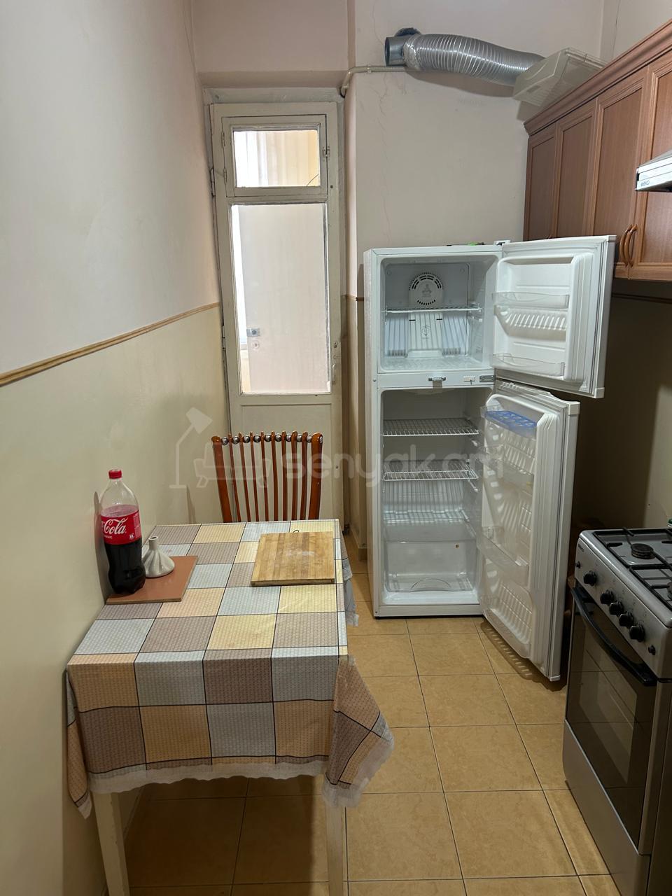 2 Սենյականոց Բնակարան Քարե Շենքում, 50քմ, 5/5 հարկ, Կապիտալ Վերանորոգված