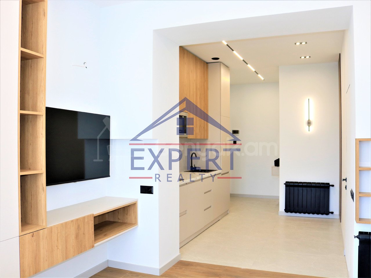 3 Սենյականոց Բնակարան Քարե Շենքում, 60քմ, 3/4 հարկ, Դիզայներական Վերանորոգված