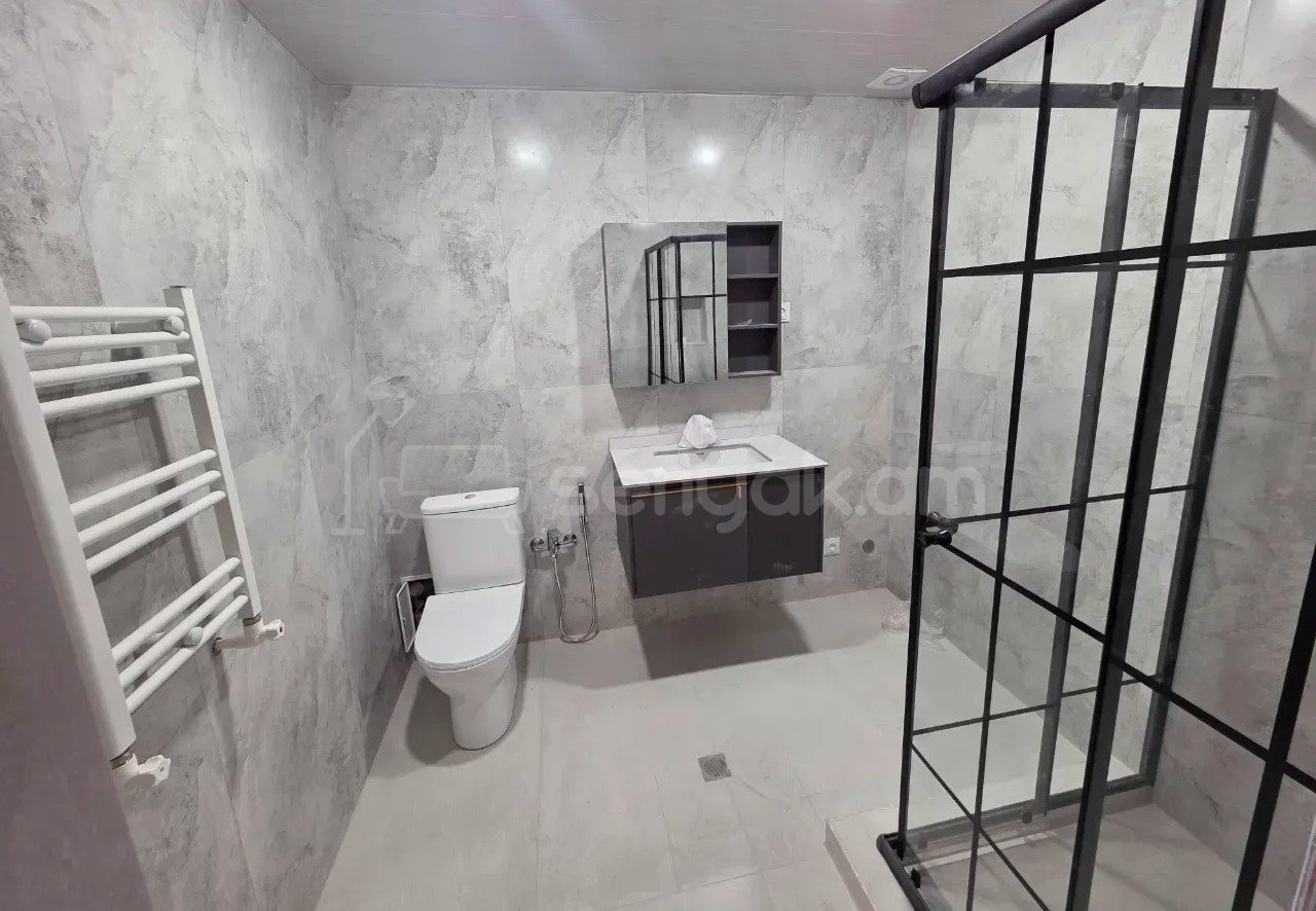 4 Սենյականոց Բնակարան, 88քմ, 3/14 հարկ, Պետական Վիճակում