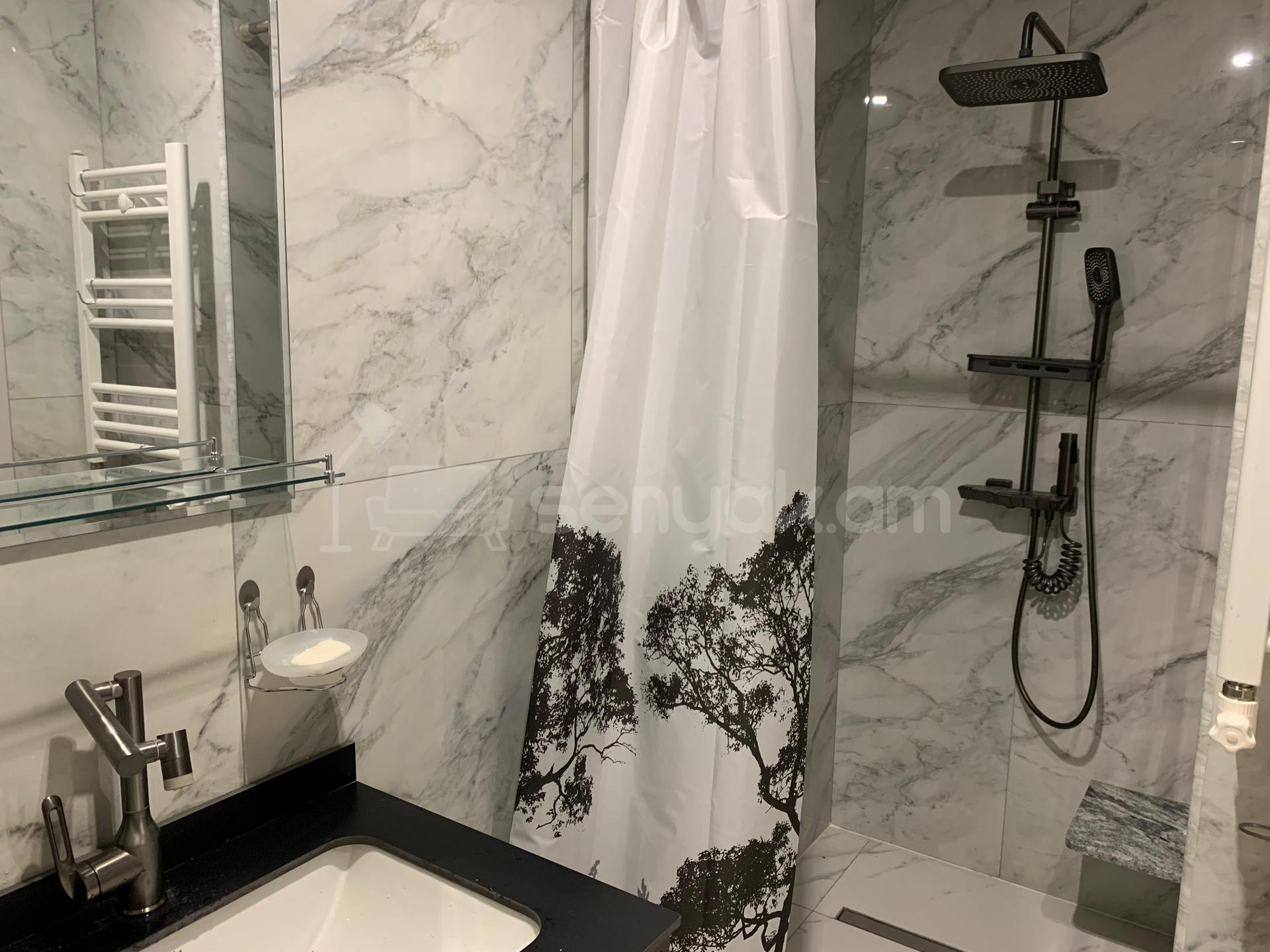 3 Սենյականոց Բնակարան, 70քմ, 1/4 հարկ, Դիզայներական Վերանորոգված