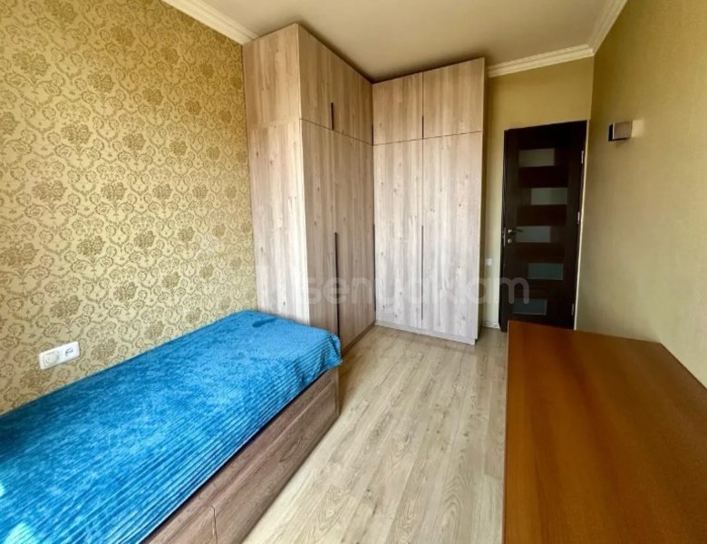 3 Սենյականոց Բնակարան Քարե Շենքում, 80քմ, 5/5 հարկ, Կապիտալ Վերանորոգված, Կահավորված, Արևկող