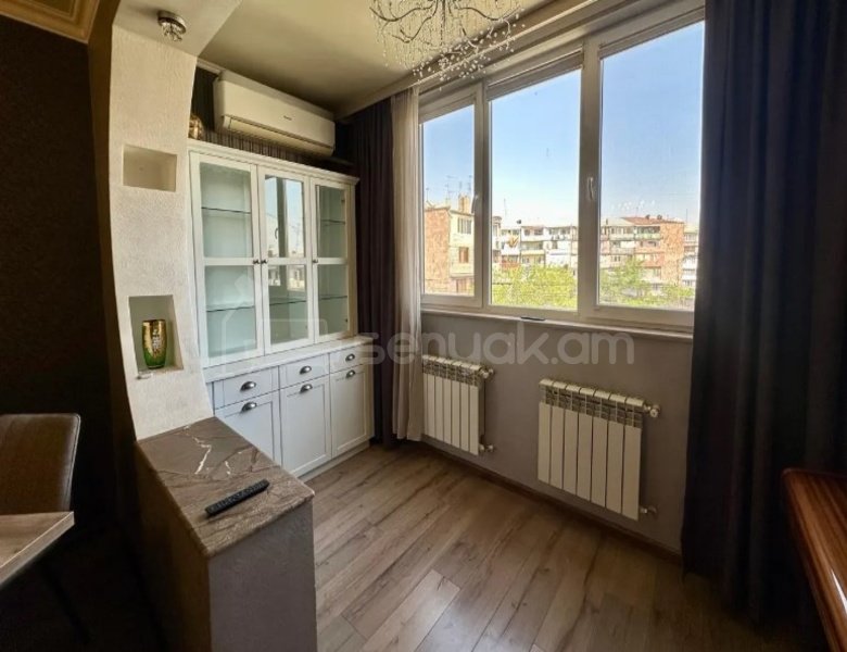 3 Սենյականոց Բնակարան Քարե Շենքում, 80քմ, 5/5 հարկ, Կապիտալ Վերանորոգված, Կահավորված, Արևկող