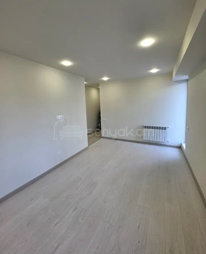 4 Սենյականոց Բնակարան, 88քմ, 3/14 հարկ, Նորմալ Վիճակում