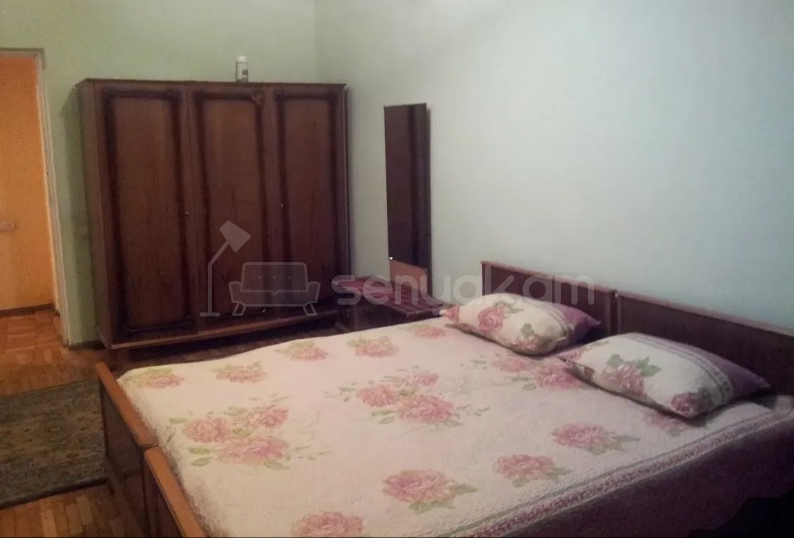 2 Սենյականոց Բնակարան Քարե Շենքում, 72քմ, 5/5 հարկ, Կապիտալ Վերանորոգված, Կահավորված