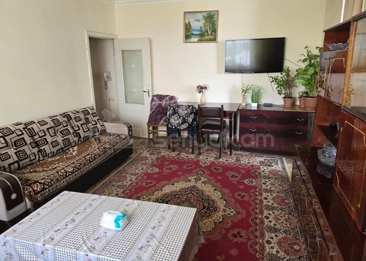 2 Սենյականոց Բնակարան Քարե Շենքում, 46քմ, 5/5 հարկ, Նորմալ Վիճակում