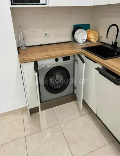 3 Սենյականոց Բնակարան, 93քմ, 7/9 հարկ, Կապիտալ Վերանորոգված, Կահավորված, Արևկող