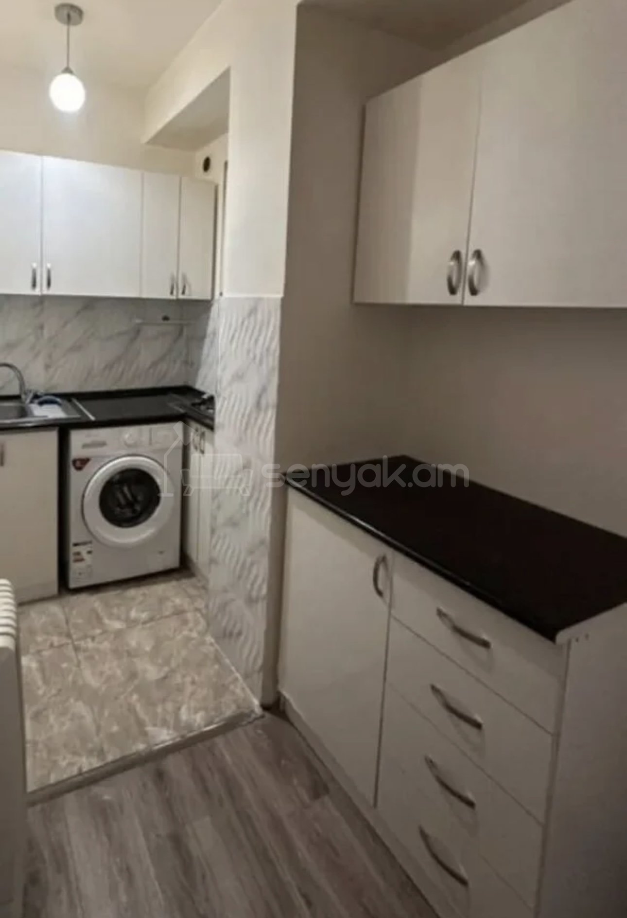 3 Սենյականոց Բնակարան Նորակառույց Քարե Շենքում, 82քմ, 1/3 հարկ, Կապիտալ Վերանորոգված, Կահավորված, Արևկող
