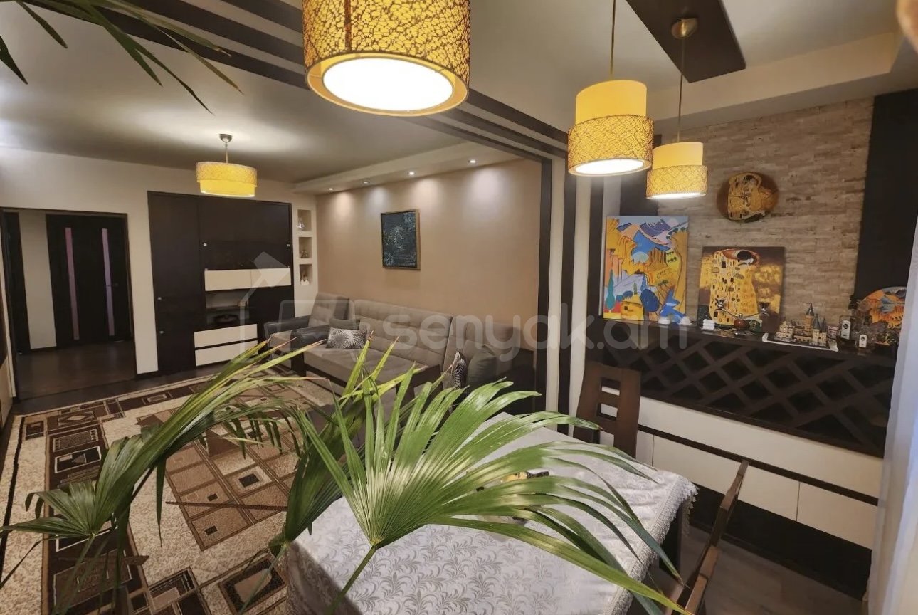 4 Սենյականոց Բնակարան Քարե Շենքում, 96քմ, 4/5 հարկ, Դիզայներական Վերանորոգված, Կահավորված, Արևկող