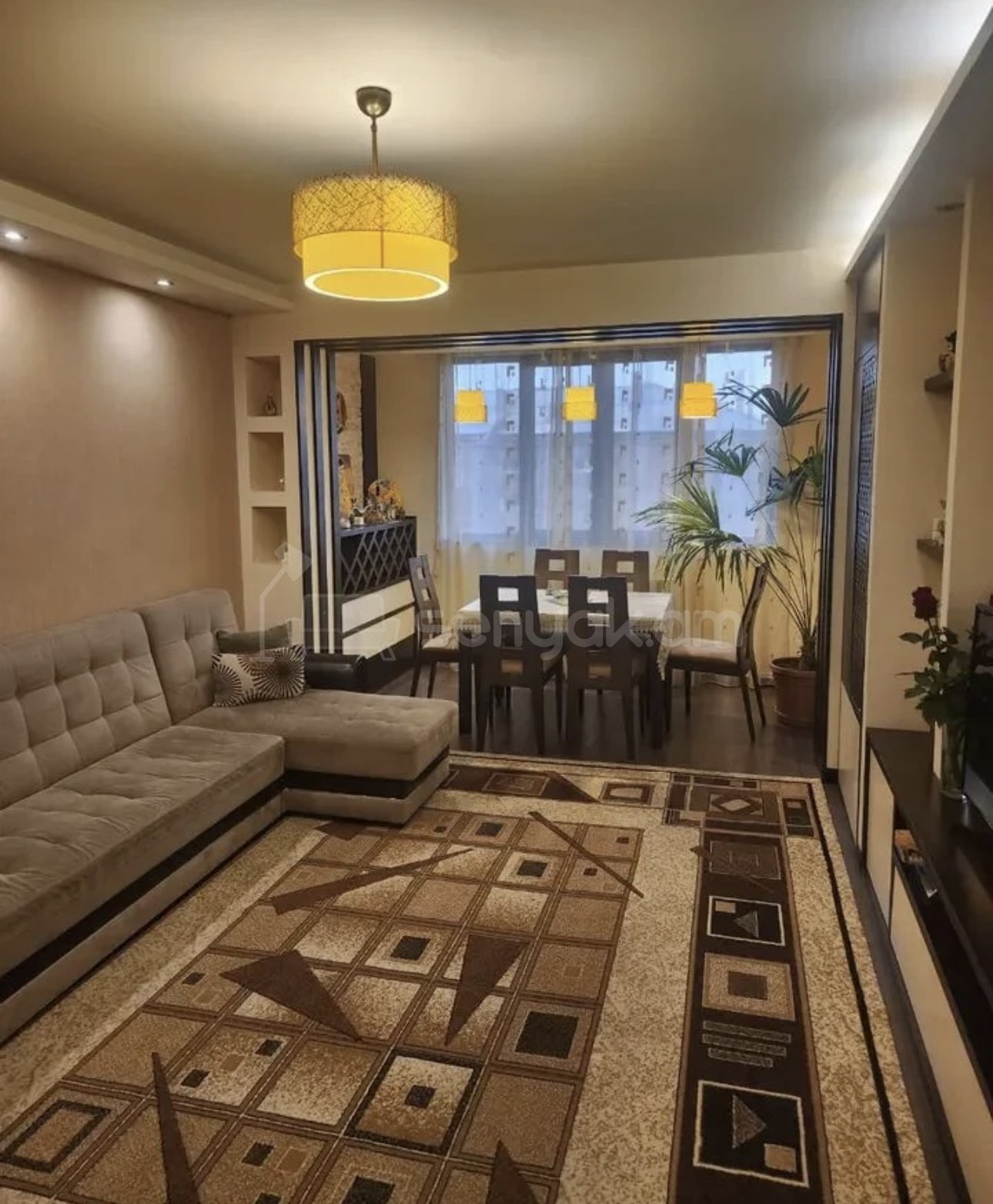 4 Սենյականոց Բնակարան Քարե Շենքում, 96քմ, 4/5 հարկ, Դիզայներական Վերանորոգված, Կահավորված, Արևկող