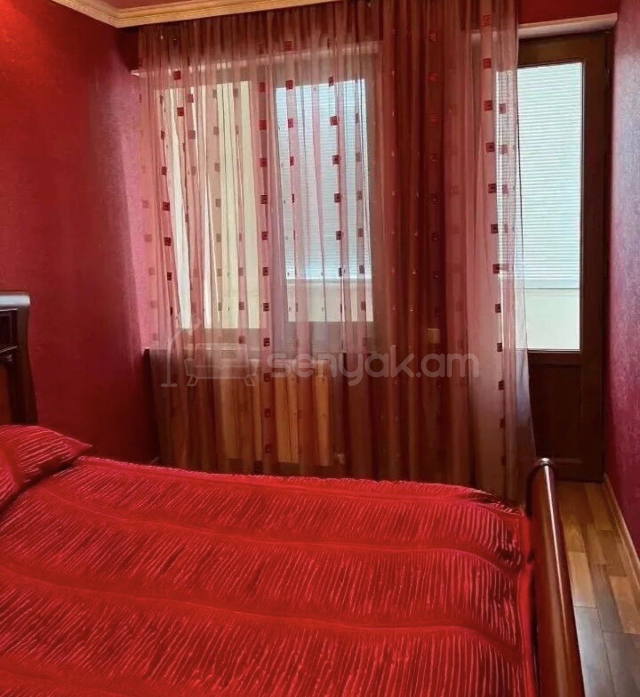 3 Սենյականոց Բնակարան Քարե Շենքում, 69քմ, 4/5 հարկ, Նորմալ Վիճակում, Կահավորված, Արևկող