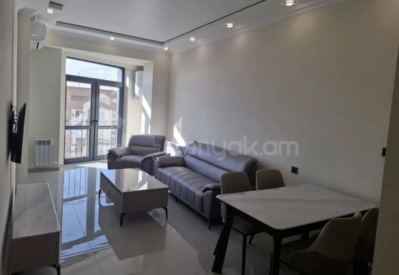 2 Սենյականոց Բնակարան, 55քմ, 7/16 հարկ, Դիզայներական Վերանորոգված, Կահավորված, Արևկող