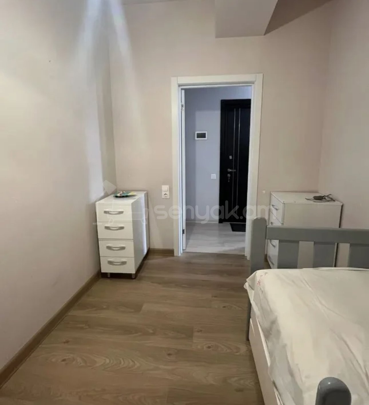 3 Սենյականոց Բնակարան Քարե Շենքում, 72քմ, 3/5 հարկ, Կոսմետիկ Վերանորոգված, Կահավորված, Արևկող