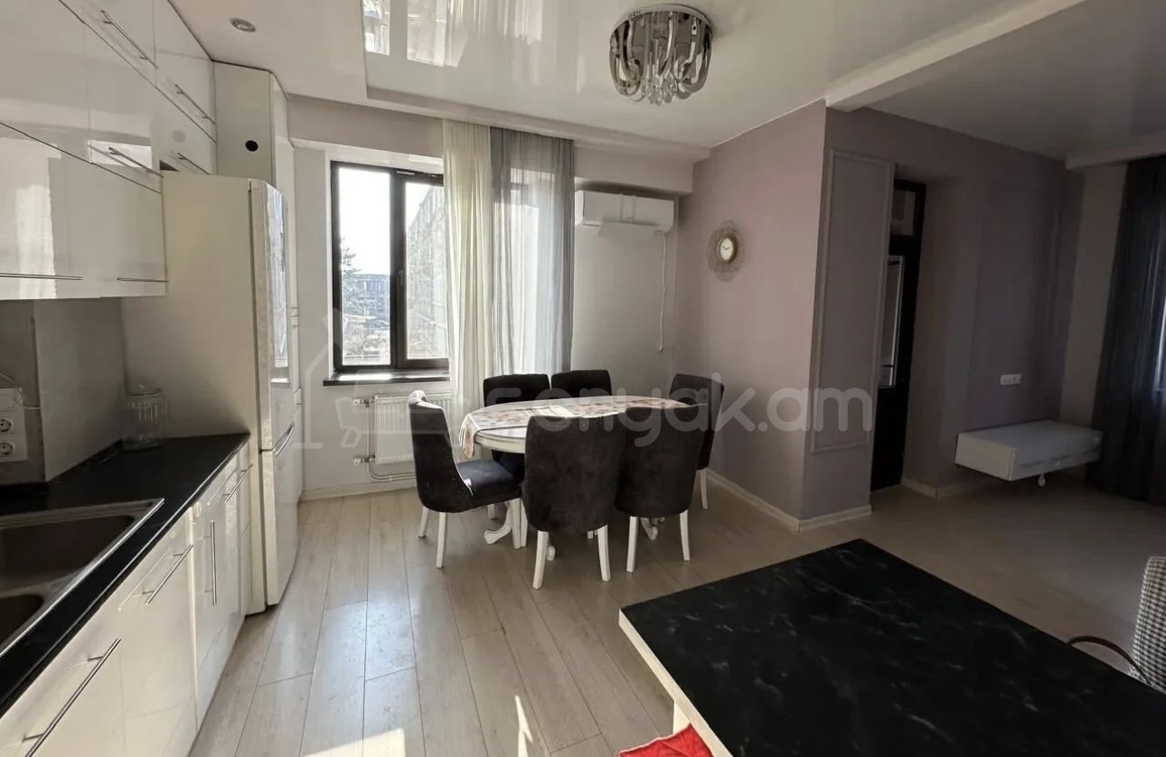 3 Սենյականոց Բնակարան Քարե Շենքում, 72քմ, 3/5 հարկ, Կոսմետիկ Վերանորոգված, Կահավորված, Արևկող