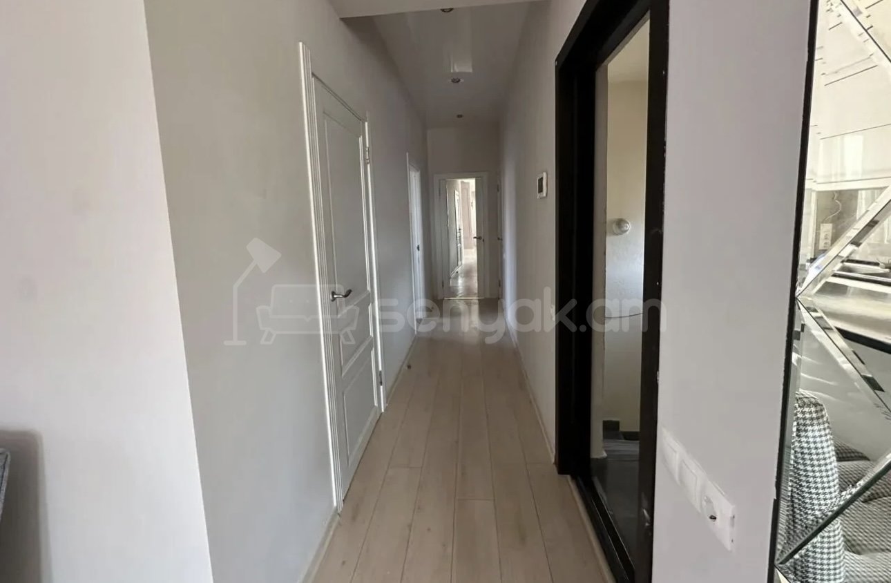 3 Սենյականոց Բնակարան Քարե Շենքում, 72քմ, 3/5 հարկ, Կոսմետիկ Վերանորոգված, Կահավորված, Արևկող