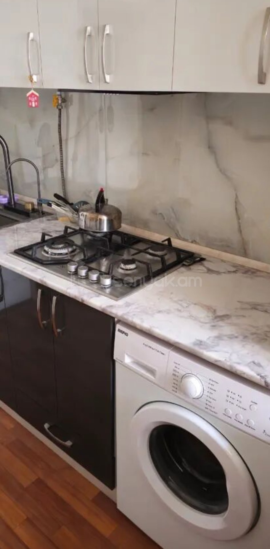 1 Սենյականոց Բնակարան Քարե Շենքում, 47քմ, 4/5 հարկ, Կոսմետիկ Վերանորոգված, Մասամբ Կահավորված, Արևկող