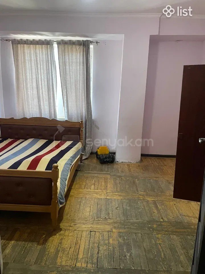 2 Սենյականոց Բնակարան, 65քմ, 9/9 հարկ, Նորմալ Վիճակում, Մասամբ Կահավորված, Արևկող