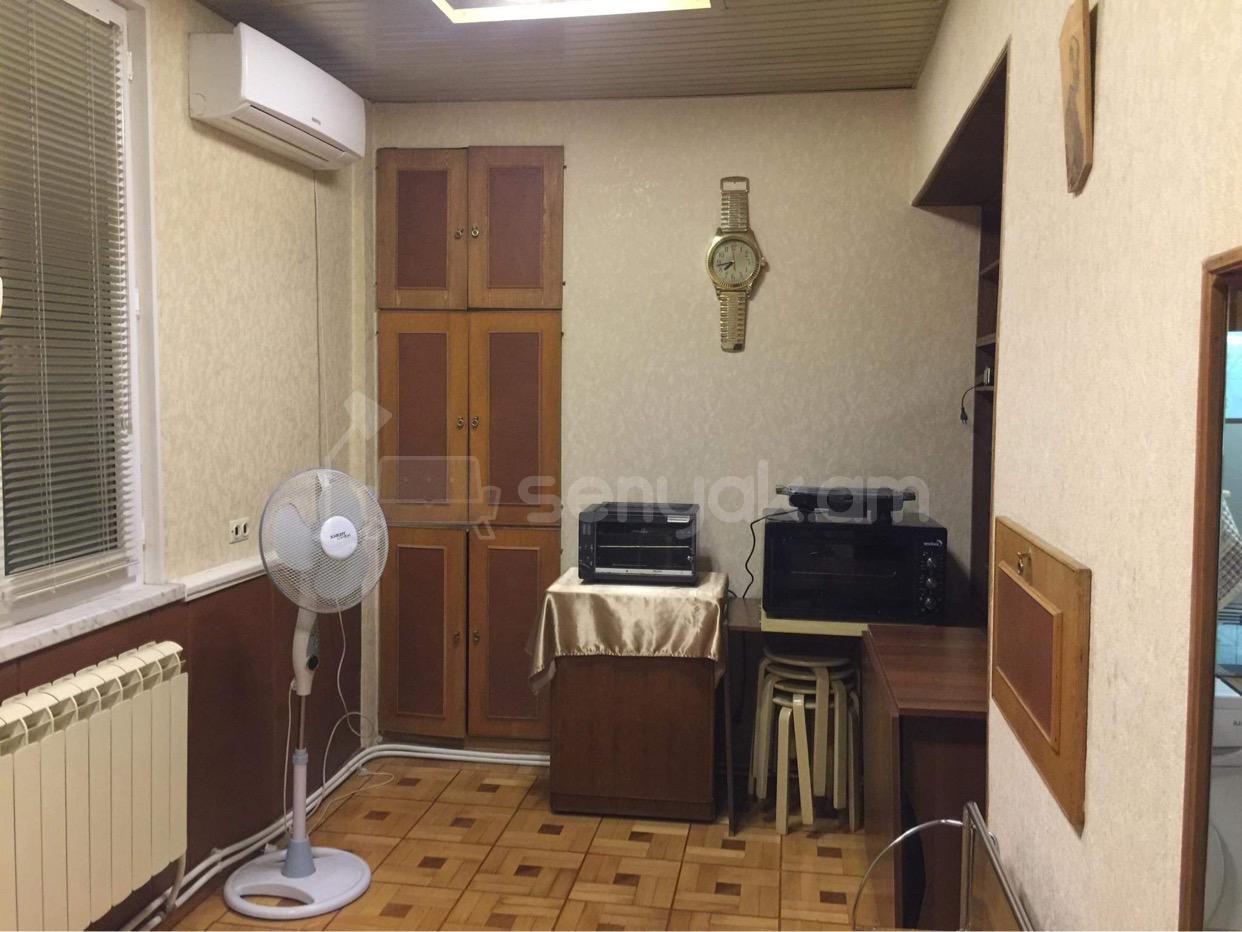 2 Սենյականոց Բնակարան, 60քմ, 3/5 հարկ, Նորմալ Վիճակում, Կահավորված