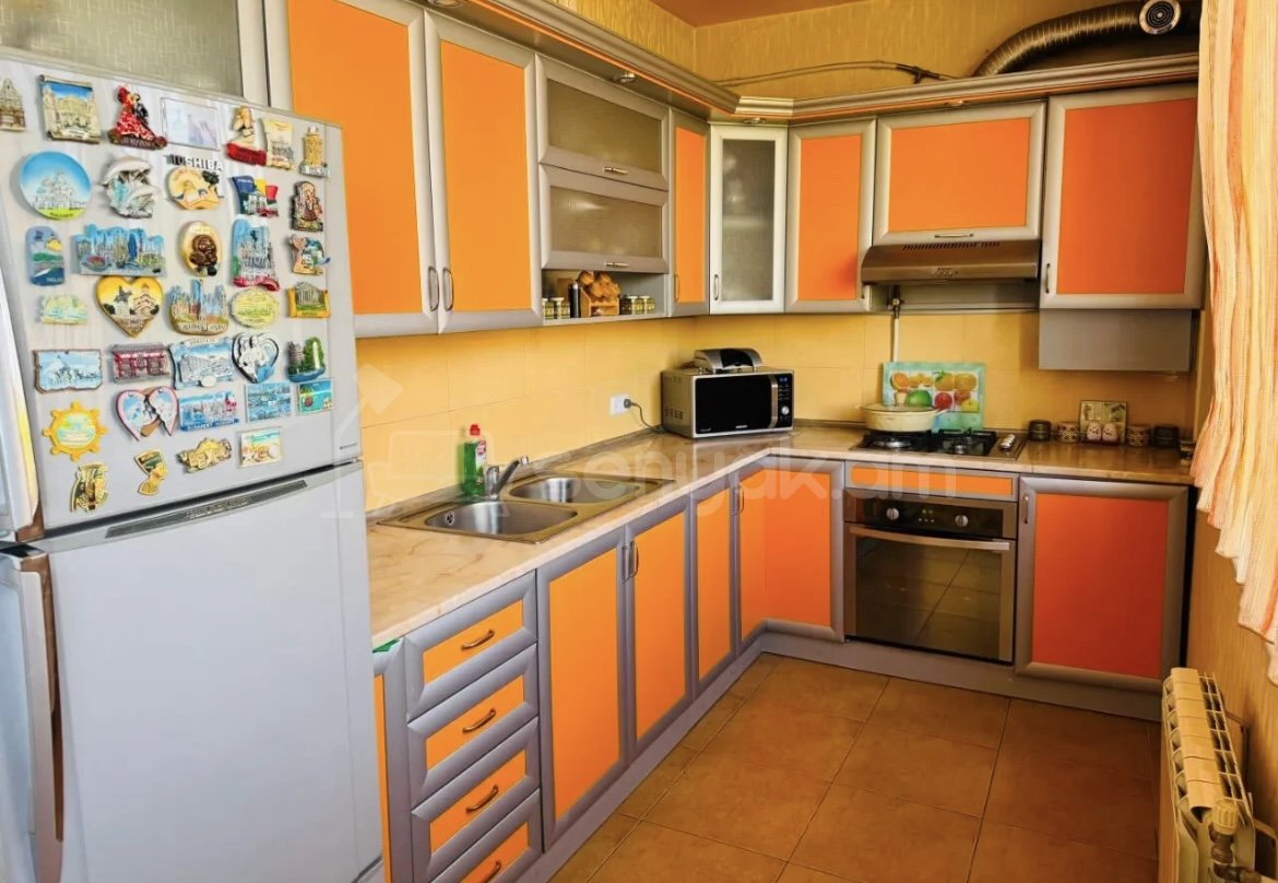 3 Սենյականոց Բնակարան Քարե Շենքում, 77քմ, 4/4 հարկ, Կապիտալ Վերանորոգված, Կահավորված, Արևկող
