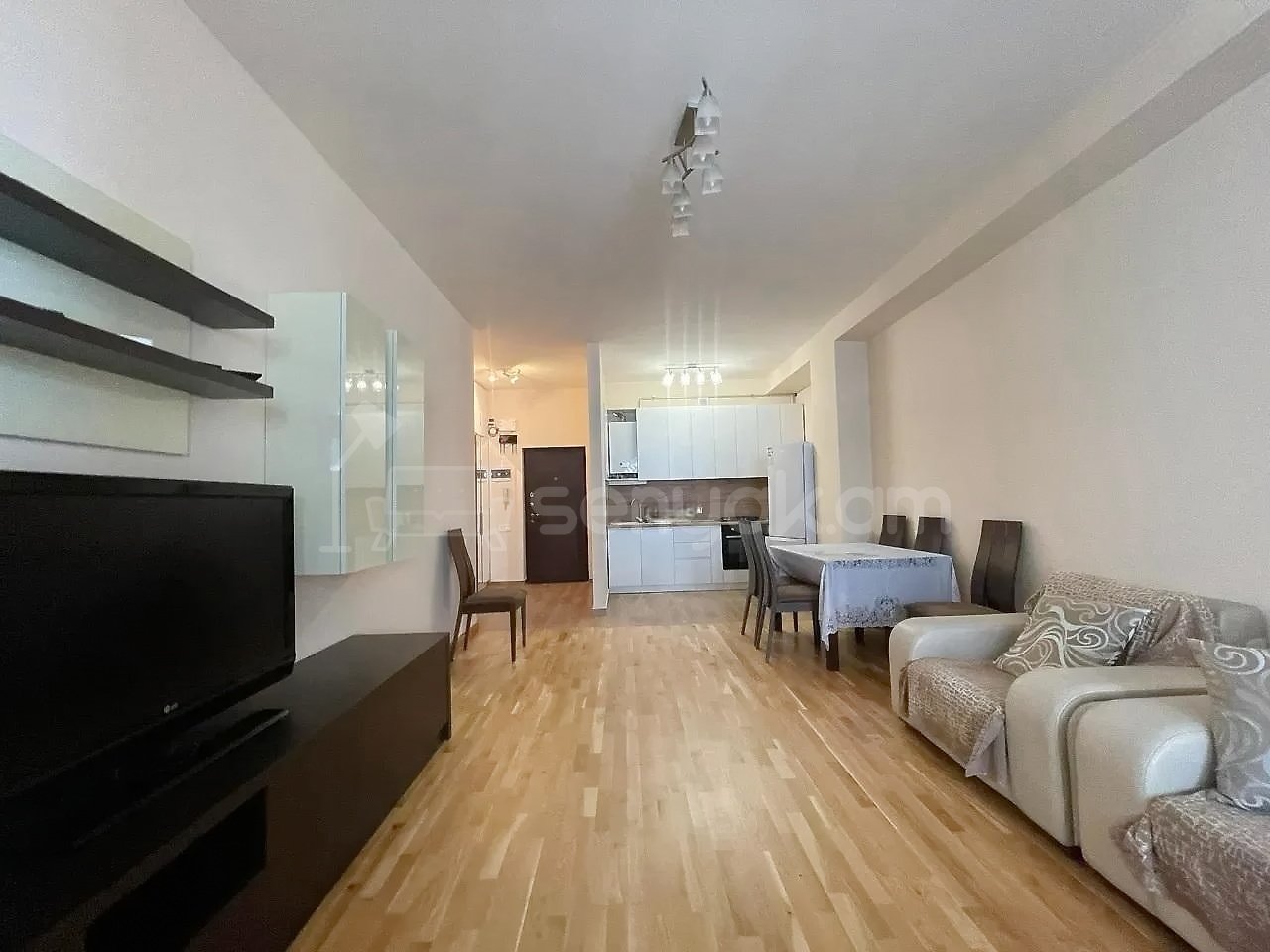 2 Սենյականոց Բնակարան Նորակառույցում, 70քմ, 9/15 հարկ, Կապիտալ Վերանորոգված