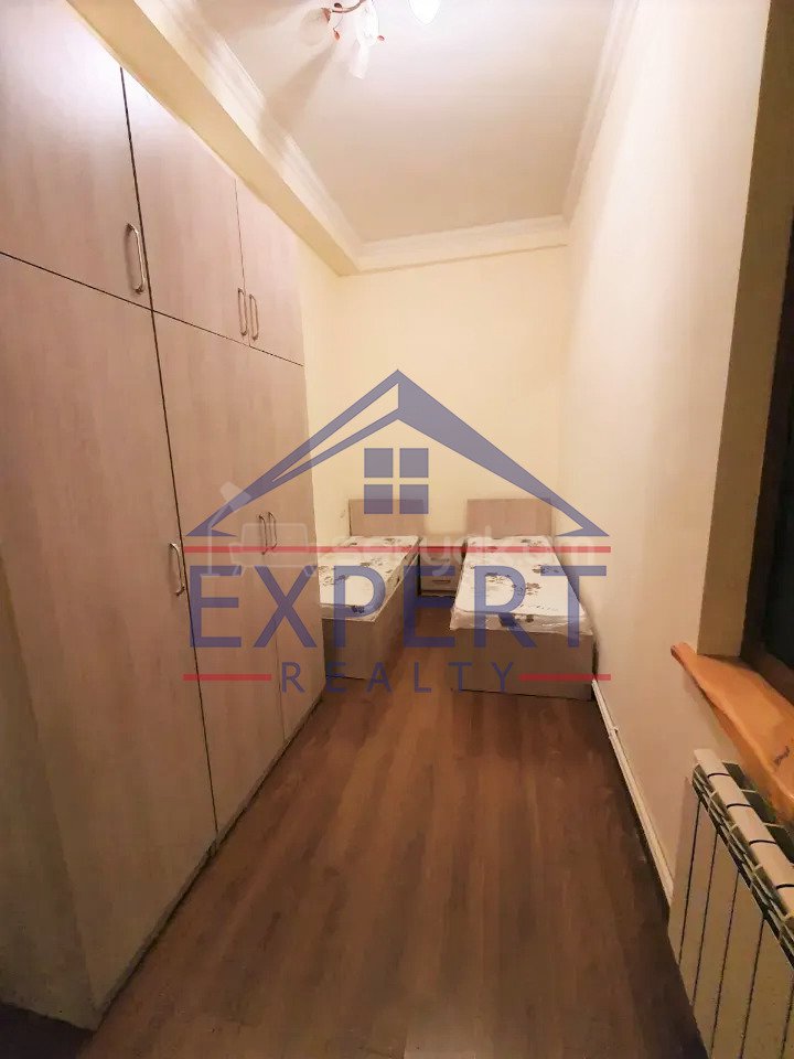 3 Սենյականոց Բնակարան Քարե Շենքում, 70քմ, 2/4 հարկ, Կապիտալ Վերանորոգված