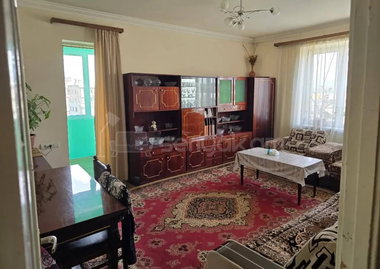 2 Սենյականոց Բնակարան Քարե Շենքում, 45քմ, 5/5 հարկ, Նորմալ Վիճակում