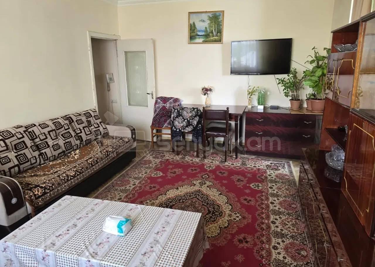 2 Սենյականոց Բնակարան Քարե Շենքում, 45քմ, 5/5 հարկ, Նորմալ Վիճակում