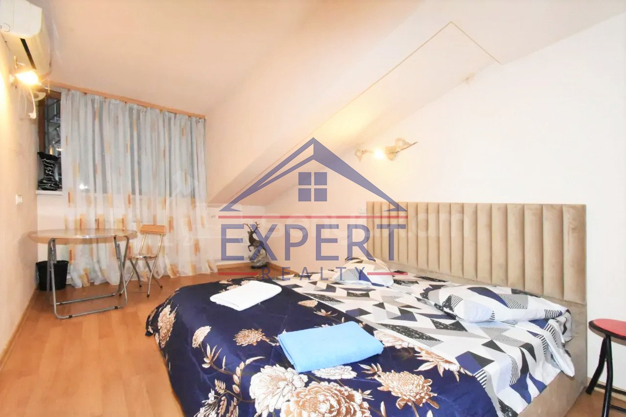 7 Սենյականոց Բնակարան Քարե Շենքում, 170քմ, 5/5 հարկ, Կապիտալ Վերանորոգված, Կահավորված, Արևկող