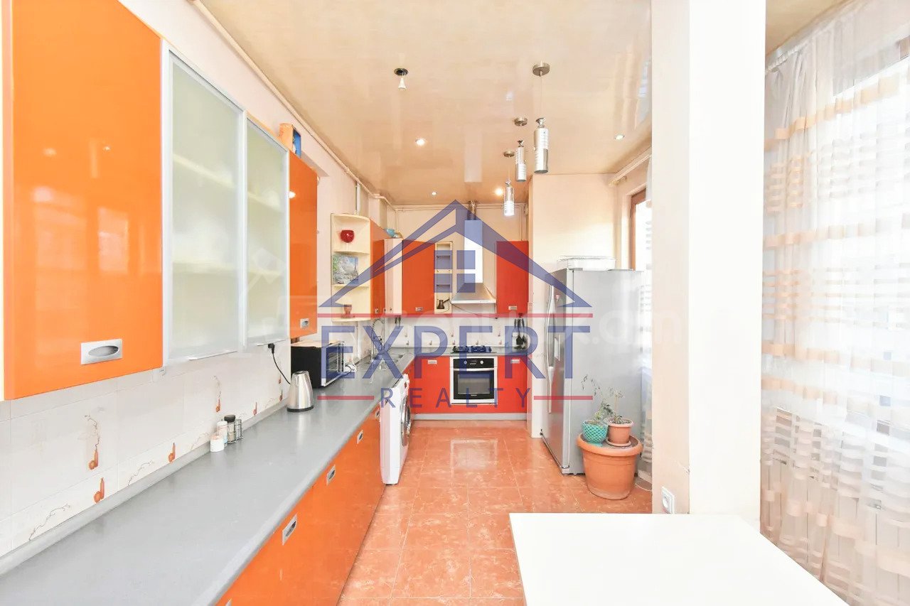 7 Սենյականոց Բնակարան Քարե Շենքում, 170քմ, 5/5 հարկ, Կապիտալ Վերանորոգված, Կահավորված, Արևկող