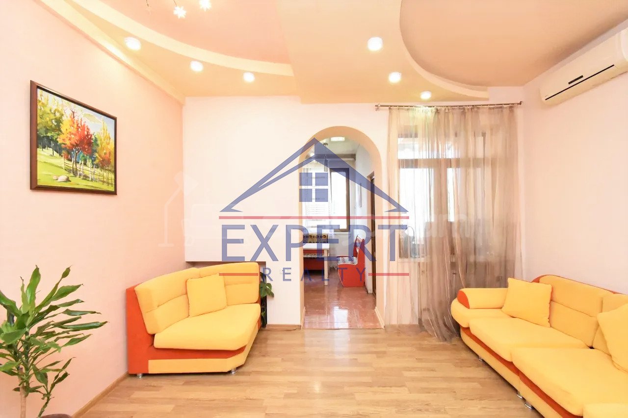 7 Սենյականոց Բնակարան Քարե Շենքում, 170քմ, 5/5 հարկ, Կապիտալ Վերանորոգված, Կահավորված, Արևկող