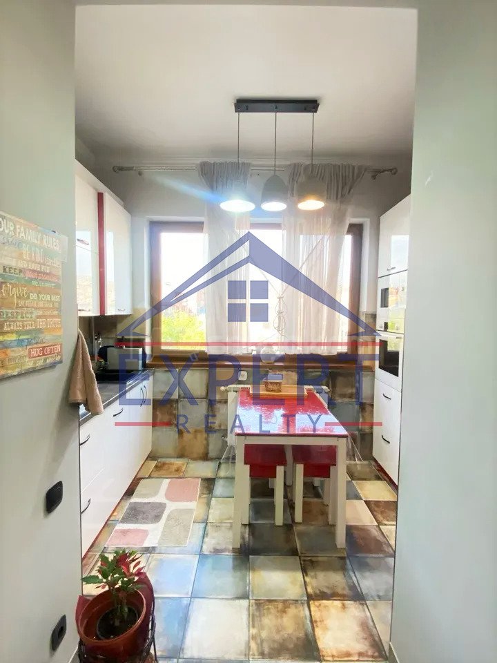 3 Սենյականոց Բնակարան Քարե Շենքում, 90քմ, 5/5 հարկ, Կապիտալ Վերանորոգված, Կահավորված, Արևկող