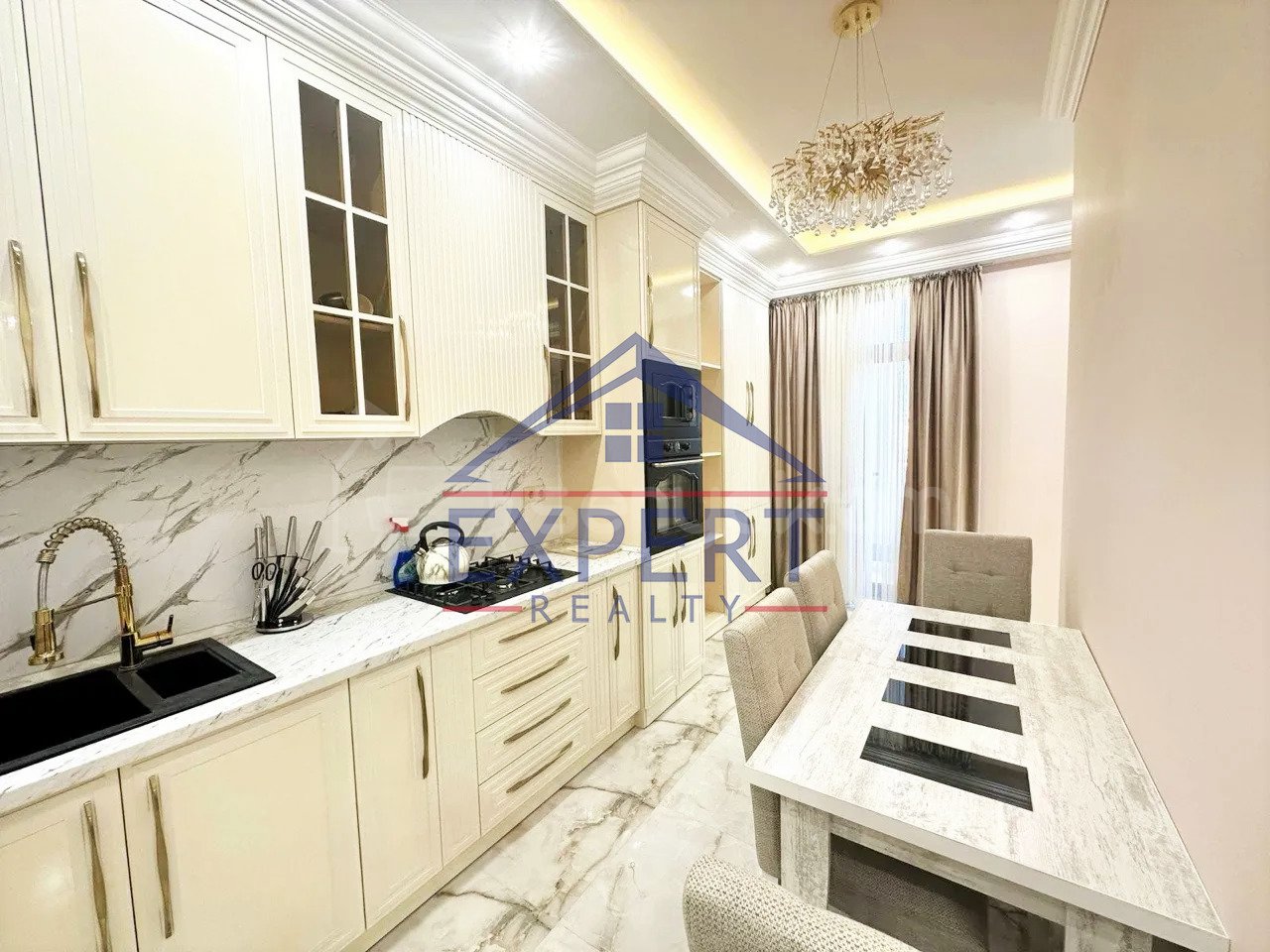 3 Սենյականոց Բնակարան Նորակառույցում, 111քմ, 13/14 հարկ, Դիզայներական Վերանորոգված, Կահավորված, Արևկող