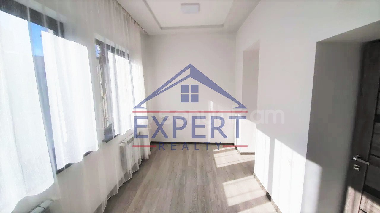 2 Սենյականոց Բնակարան Քարե Շենքում, 71քմ, 4/4 հարկ, Դիզայներական Վերանորոգված, Կահավորված, Արևկող