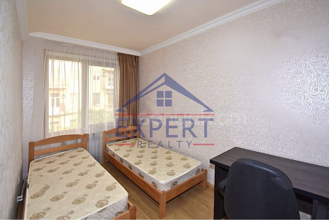 3 Սենյականոց Բնակարան Քարե Շենքում, 70քմ, 4/4 հարկ, Կապիտալ Վերանորոգված, Կահավորված, Արևկող