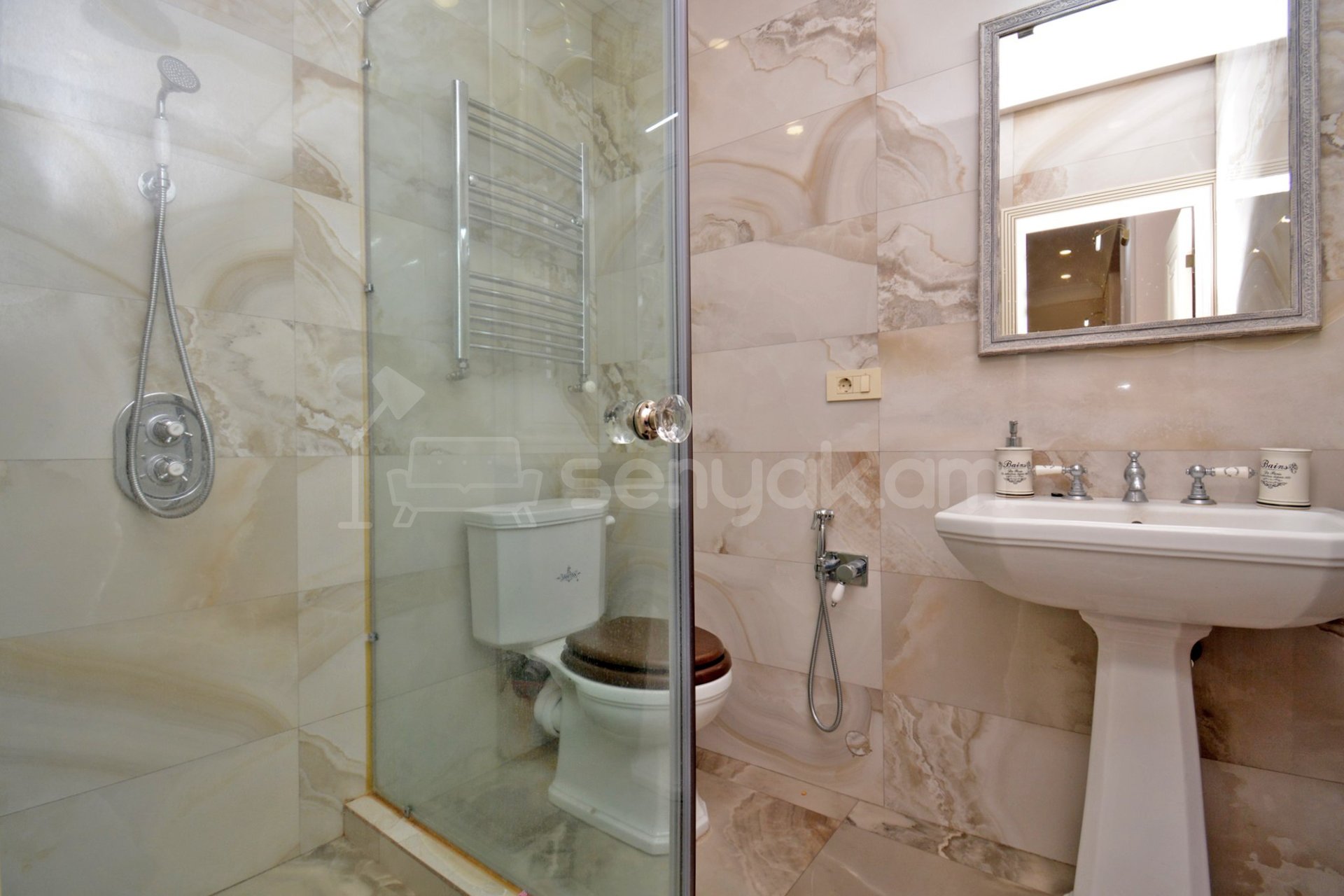 3 Սենյականոց Բնակարան Քարե Շենքում, 80քմ, 4/5 հարկ, Դիզայներական Վերանորոգված, Կահավորված, Արևկող