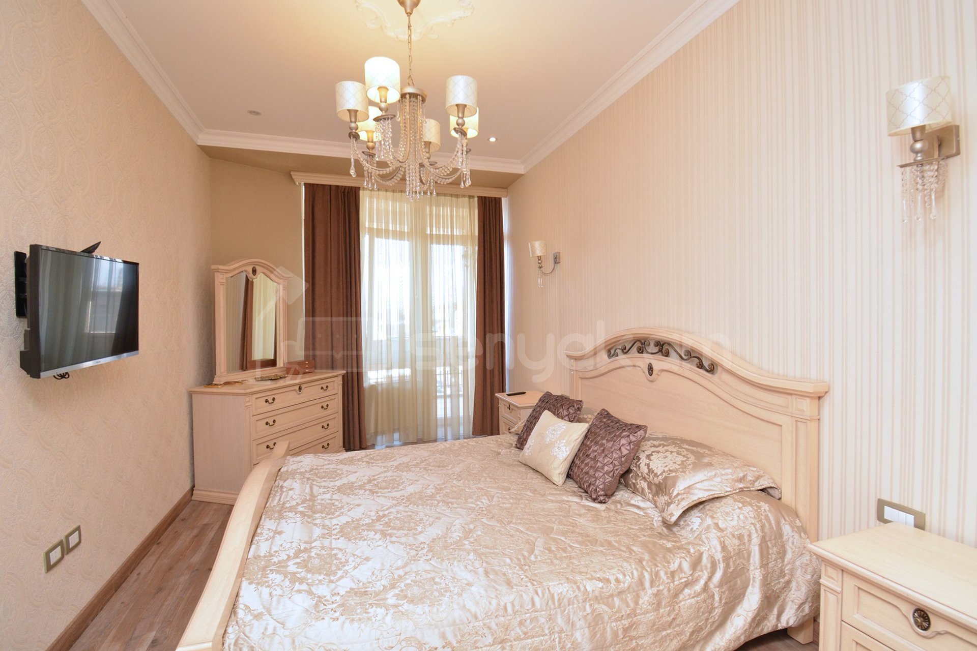 3 Սենյականոց Բնակարան Քարե Շենքում, 80քմ, 4/5 հարկ, Դիզայներական Վերանորոգված, Կահավորված, Արևկող