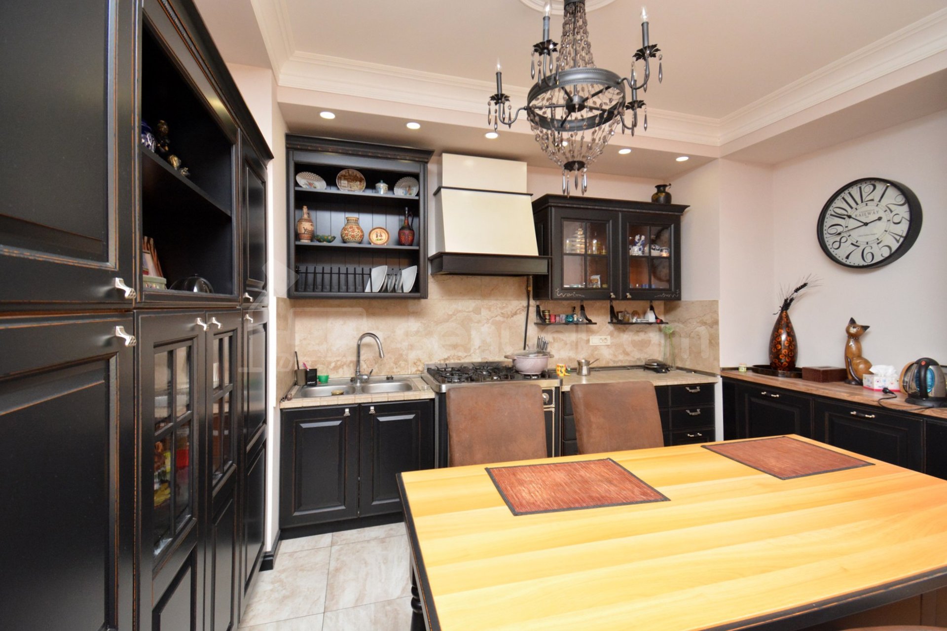 3 Սենյականոց Բնակարան Քարե Շենքում, 80քմ, 4/5 հարկ, Դիզայներական Վերանորոգված, Կահավորված, Արևկող