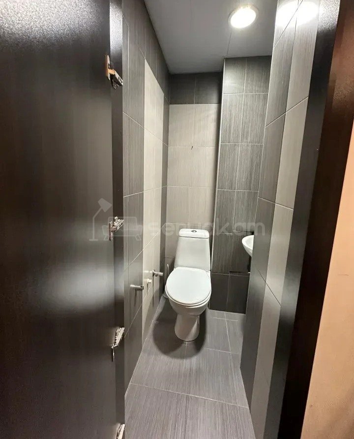 3 Սենյականոց Բնակարան, 74քմ, 5/10 հարկ, Կապիտալ Վերանորոգված