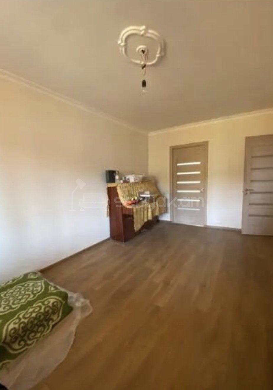 3 Սենյականոց Բնակարան, 78քմ, 2/5 հարկ, Կապիտալ Վերանորոգված, Մասամբ Կահավորված, Արևկող