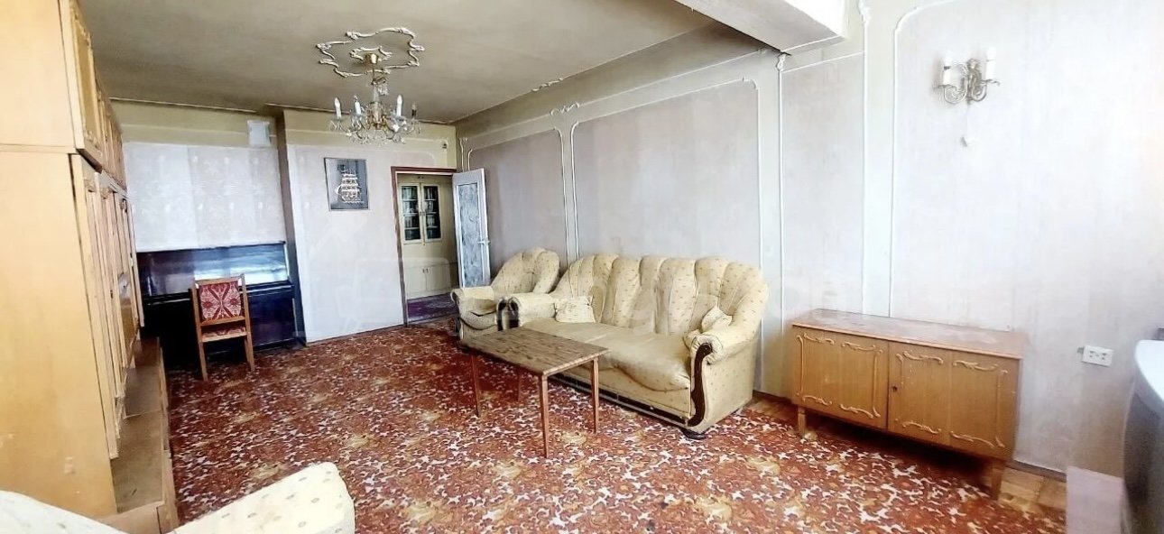 4 Սենյականոց Բնակարան Քարե Շենքում, 102քմ, 5/5 հարկ, Նորմալ Վիճակում, Կահավորված, Արևկող