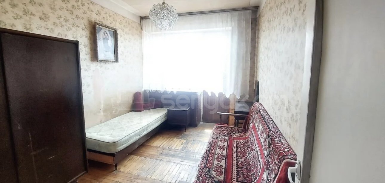 4 Սենյականոց Բնակարան Քարե Շենքում, 102քմ, 5/5 հարկ, Նորմալ Վիճակում, Կահավորված, Արևկող