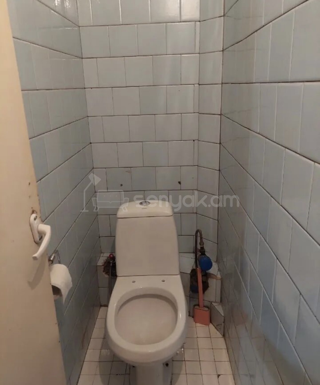4 Սենյականոց Բնակարան Քարե Շենքում, 102քմ, 5/5 հարկ, Նորմալ Վիճակում, Կահավորված, Արևկող