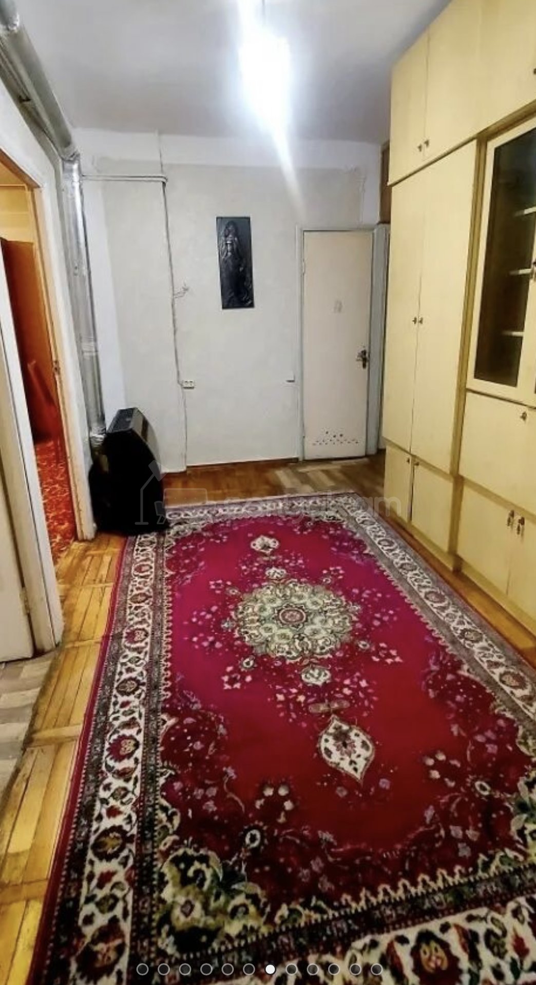 4 Սենյականոց Բնակարան Քարե Շենքում, 102քմ, 5/5 հարկ, Նորմալ Վիճակում, Կահավորված, Արևկող