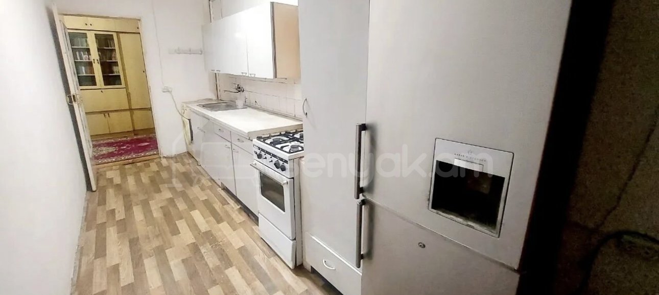 4 Սենյականոց Բնակարան Քարե Շենքում, 102քմ, 5/5 հարկ, Նորմալ Վիճակում, Կահավորված, Արևկող