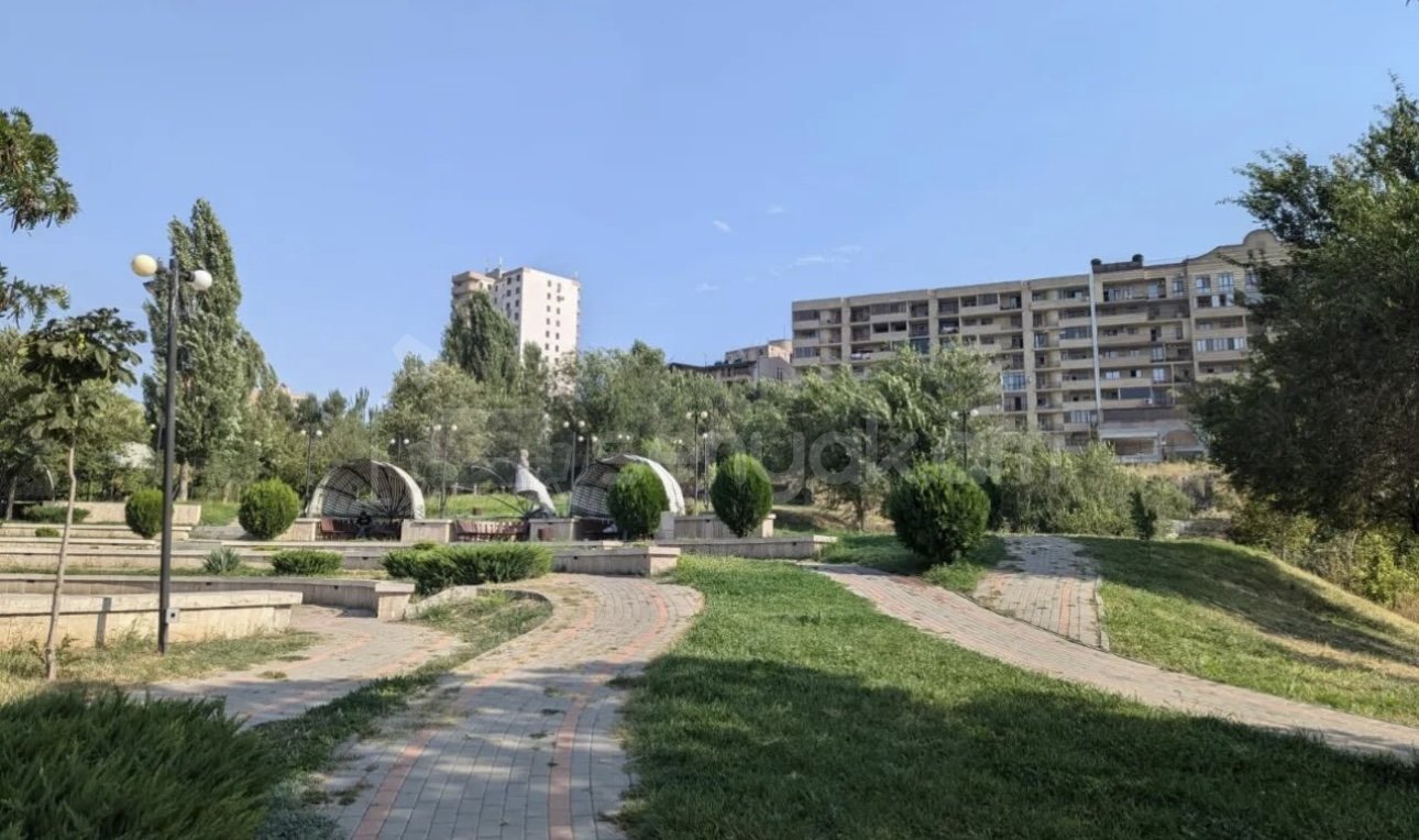 2 Սենյականոց Բնակարան, 75քմ, 5/8 հարկ, Դիզայներական Վերանորոգված, Կահավորված, Արևկող