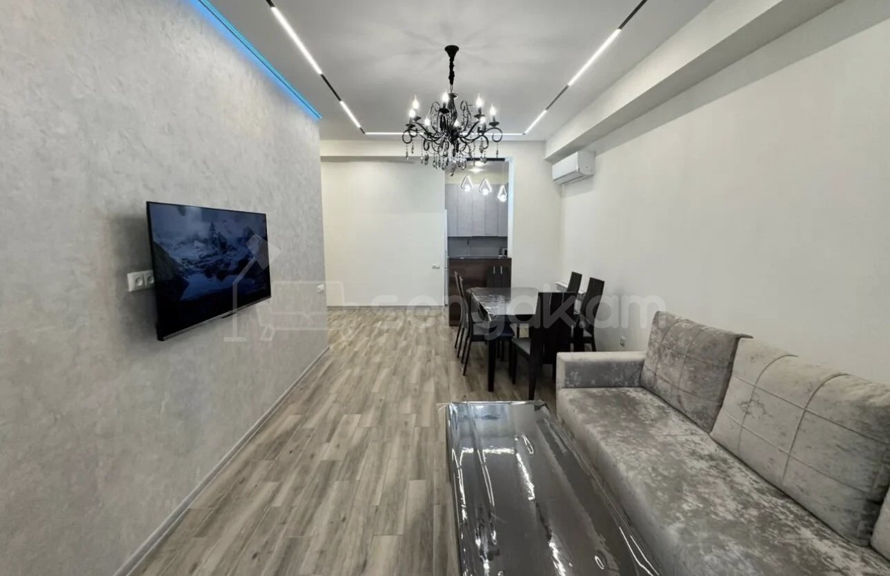 2 Սենյականոց Բնակարան, 75քմ, 5/8 հարկ, Դիզայներական Վերանորոգված, Կահավորված, Արևկող