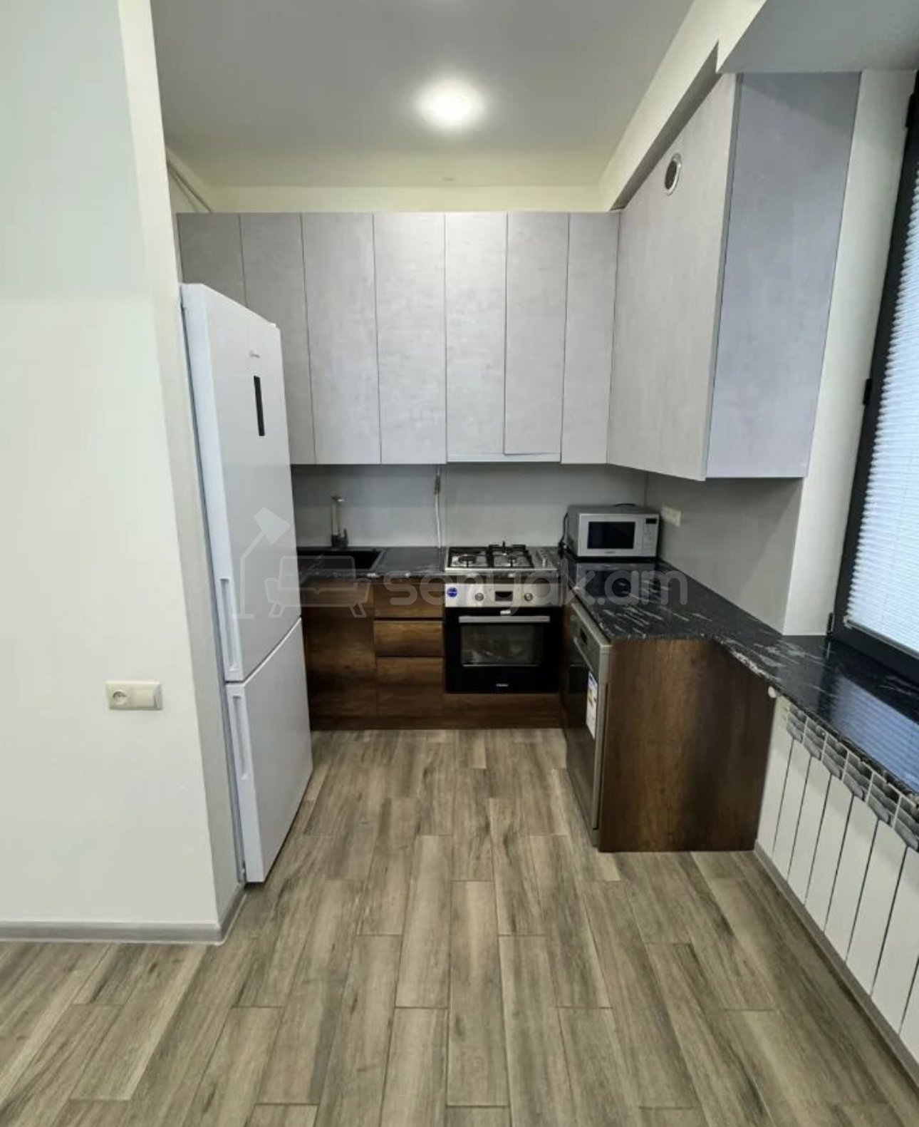 2 Սենյականոց Բնակարան, 75քմ, 5/8 հարկ, Դիզայներական Վերանորոգված, Կահավորված, Արևկող