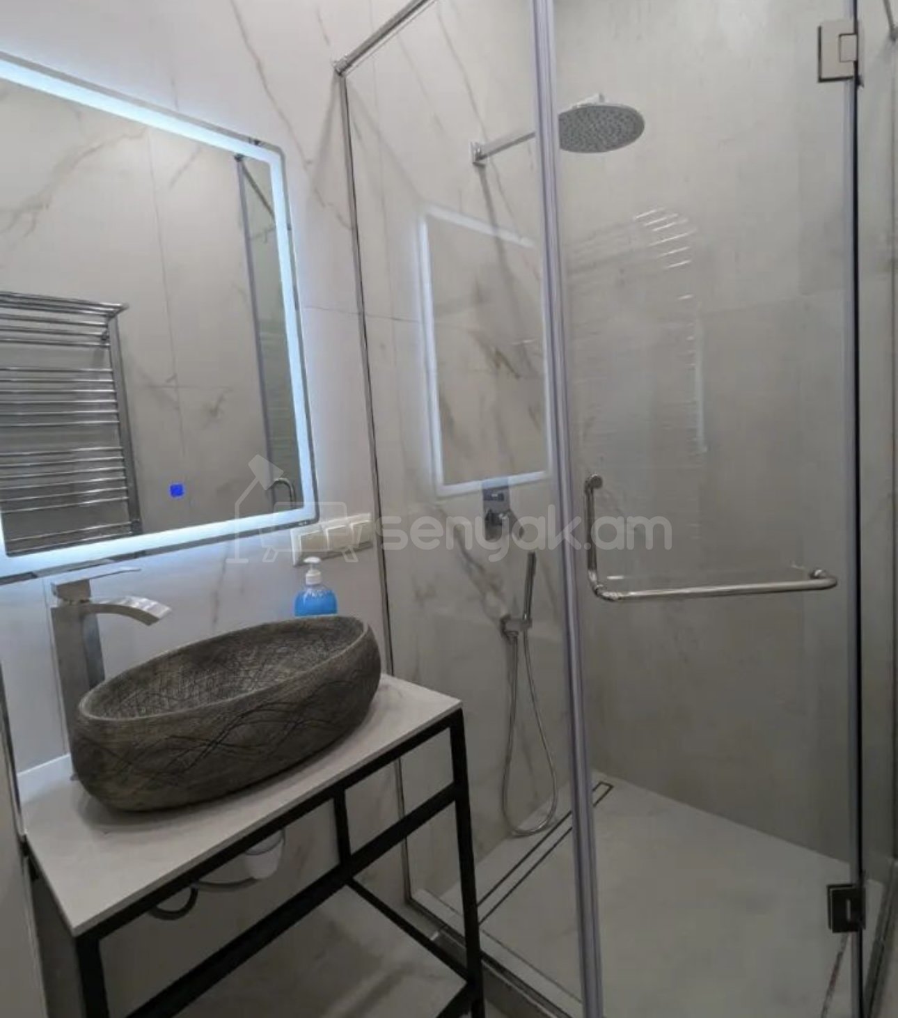 2 Սենյականոց Բնակարան, 75քմ, 5/8 հարկ, Դիզայներական Վերանորոգված, Կահավորված, Արևկող