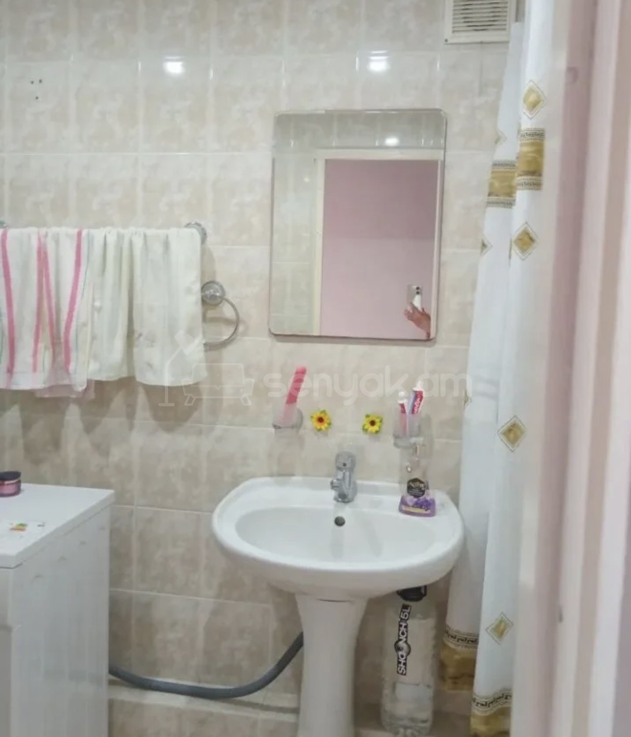 1 Սենյականոց Բնակարան Քարե Շենքում, 47քմ, 3/4 հարկ, Դիզայներական Վերանորոգված, Կահավորված, Արևկող