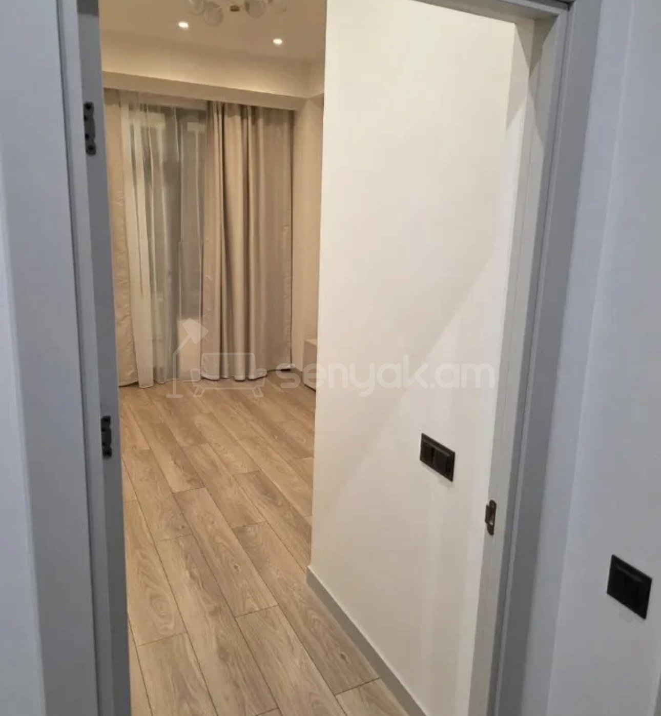 3 Սենյականոց Բնակարան, 80քմ, 5/13 հարկ, Դիզայներական Վերանորոգված, Կահավորված, Արևկող