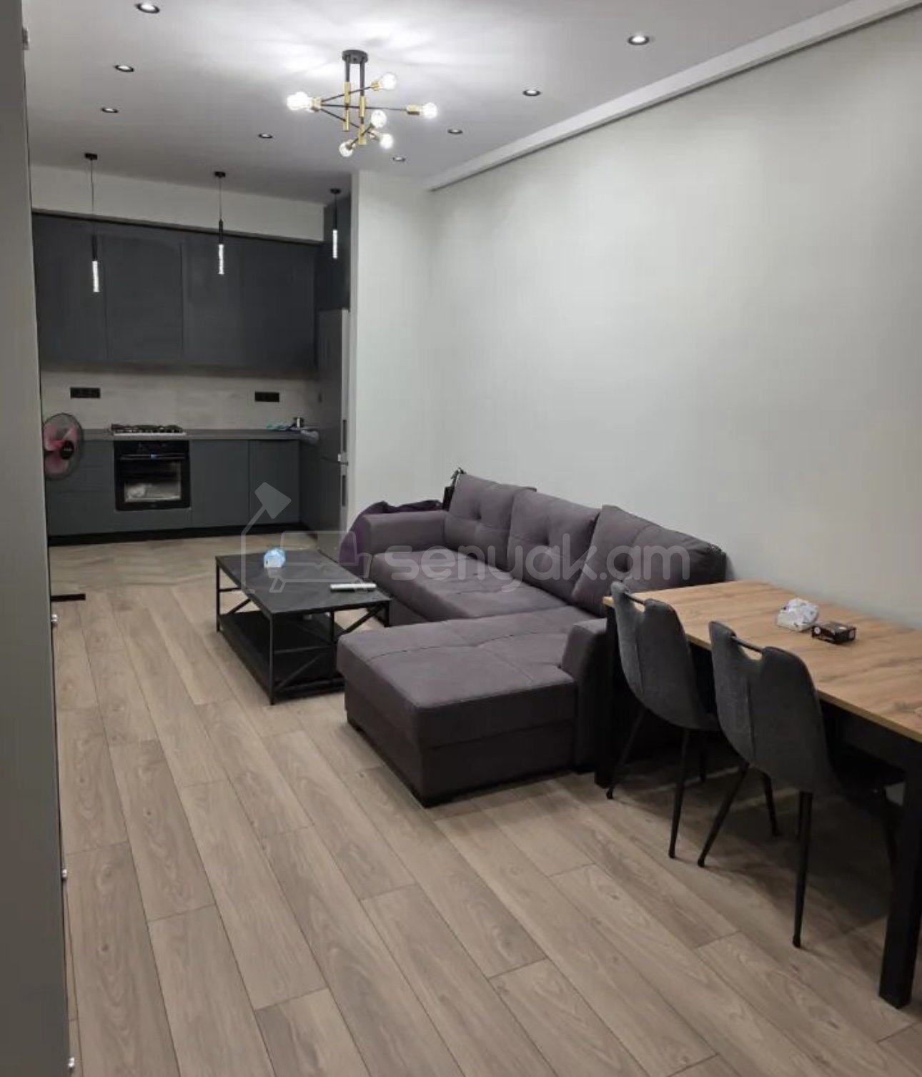 3 Սենյականոց Բնակարան, 80քմ, 5/13 հարկ, Դիզայներական Վերանորոգված, Կահավորված, Արևկող